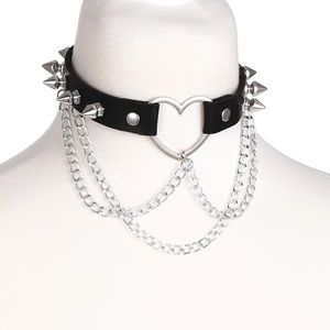 🍓SALE🍓Chain and Spikes Leather Chocker with a Heart